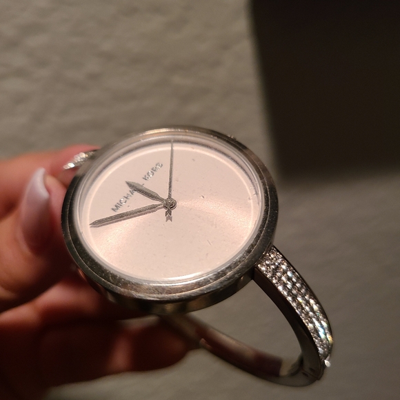 Michael kors silver diamond watch - Picture 13 of 13